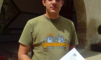 Vicent López presenta la moció al Ajuntament de Novelda
